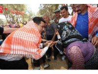 Başkan Tütüncü, Yörüklerin Şöleni’nde keşkek dağıttı