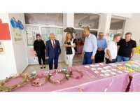 Minik öğrencilerden atık sergisi ve defilesi