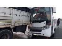 Tur midibüsü kamyona arkadan çarptı: 2’si Alman 3 turist yaralı