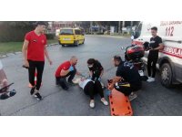 Kadın motosiklet sürücüsünü kaskı hayatta tuttu