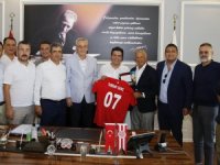 Başkan Genç, Antalyaspor Derneğini ve Yönetimi ağırladı