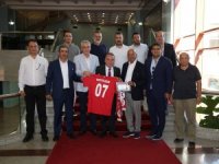 Başkan Böcek, “Antalyaspor’umuza desteğimiz tamdır”