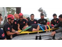 Antalya’da kayalık alana düşen şahsı kurtarma seferberliği