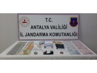 Uyuşturucuyu piyasaya süremeden yakalandı