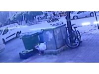 Takip mesafesini korumayan motosiklet kaza yapan araçlara çarptı