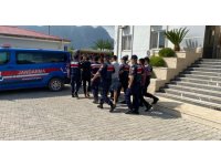 İzinsiz kazı yapan 3 kişi gözaltına alındı