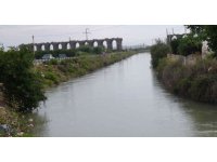 Antalya’da içme suyu ana borusu patladı, ortaya şelaleyi andıran görüntüler çıktı