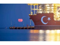 ’Abdülhamid Han’ gemisinin Süper Ay’la muhteşem görüntüsü