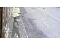 Halter barıyla iş yerine saldırdı, beyaz eşya dükkanını savaş alanına çevirdi
