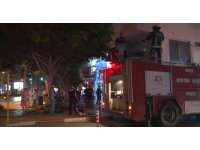 Berber dükkanındaki yangın apartman sakinlerini sokağa döktü