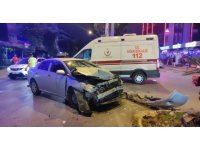 Ana caddeye kontrolsüz çıkıp kamyonete çarptı, olay yerinden kaçtı :1 yaralı