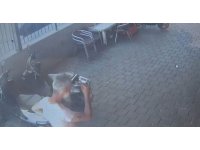 Çalışanların gözü önünde motosikleti çaldı, sakinliğiyle pes dedirtti