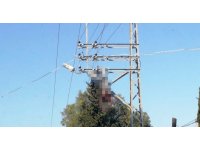 Elektrik direğinde akıma kapılarak hayatını kaybetti