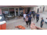 Eşinin uzaklaştırma kararı aldırdığı adam çatıya çıktı