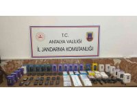 Kemer’de 46 adet kaçak cep telefonu ele geçirildi