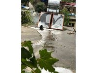 Şiddetli dolu yağışı Karaisalı’da tarım arazilerine ve araçlara zarar verdi