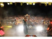 Soli Güneş Festivali Funda Arar konseri ile başladı
