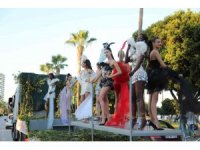 Yürüyen defile ilgi çekti