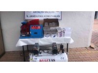 Kaçak sigara imalathanesinde 300 bin TL’lik malzeme ele geçirildi