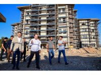 Vali Pahlivan, Tarsus’ta yapımı süren ve tamamlanan kamu binalarında incelemelerde bulundu