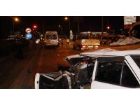 Adana’da otomobil işçi servisine arkadan çarptı: 6 yaralı