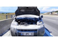 Seyir halindeki aracın motoru yandı