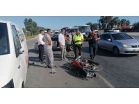 Manavgat’ta otomobile çarpan motosikletin sürücüsü ağır yaralandı