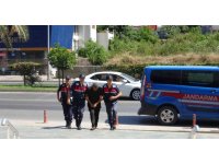 Genç kadını kaçırdığı iddia edilen şahıs, alışveriş merkezinde yakalandı