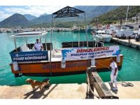 Antalya’nın ilk deniz süpürgesi Akdeniz’e indirildi