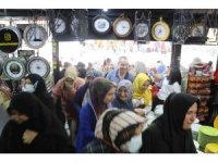 Züccaciye mağazasının açılışında izdiham