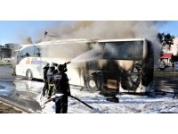 Otogara yolcu almaya giden şehirlerarası yolcu otobüsü alev alev yandı
