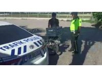 Motosikleti ayağıyla süren şahsa ceza yağdı