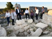 Vali Pehlivan Meydancık Kalesinde incelemelerde bulundu
