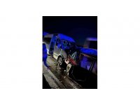 Antalya’da tur minibüsü kamyonete çarptı: 4’ü turist 11 yaralı