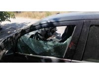 Park halindeki araçların camını kırıp ruhsatını aldılar