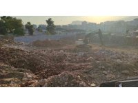 İnşaatın temel kazılarında mağara bulundu