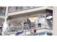 Genç kadın yaptıklarıyla mahalleliyi canından bezdirdi