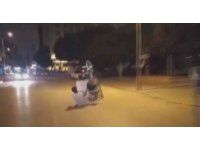 Motosiklet sürücüsünün tehlikeli gösterisi yarım kaldı