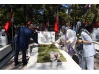 15 Temmuz şehitleri mezarları başında anıldı