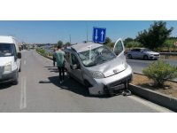 Tabelaları yıkıp refüje çıktı