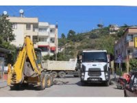 Aydıncık ve Bozyazı’da asfalt çalışmaları sürüyor