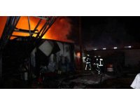 Antalya’da palet imalathanesinde gece yarısı korkutan yangın