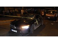 Otomobil önce yayaya sonra elektrikli bisikletliye çarptı: 2 yaralı