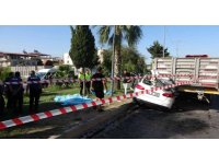 Tıra arkadan otomobille çarpan 3 genç hayatını kaybetti