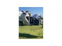 Hafif ticari araç kamyona arkadan çarptı: 3 yaralı