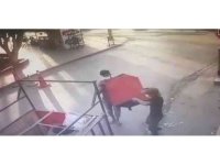 Marketten hırsızlık kamerada