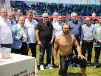 Gökbel’in başpehlivanı da Ali Gürbüz oldu