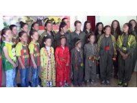 Kültür merkezinde çocukları militanlaştırıyorlar