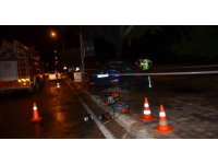 Antalya’da ağaca çarpan otomobil yandı sürücü hayatını kaybetti