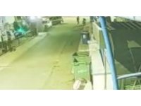 Gidon kilidini kırdığı motosikleti itekleyerek çaldı